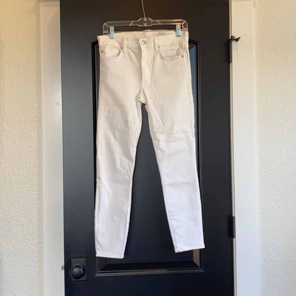 Gap women’s white denim jeans